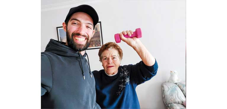 Pina and her personal Trainer Tullio drsing a workout